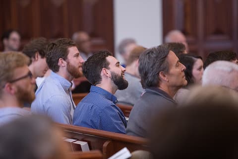 congregation listening attentively BC04183765